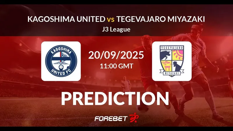 Cầu thủ từ Tegevajaro Miyazaki tấn công trước hàng phòng ngự của Kagoshima Utd Cầu thủ từ Tegevajaro Miyazaki tấn công trước hàng phòng ngự của Kagoshima Utd