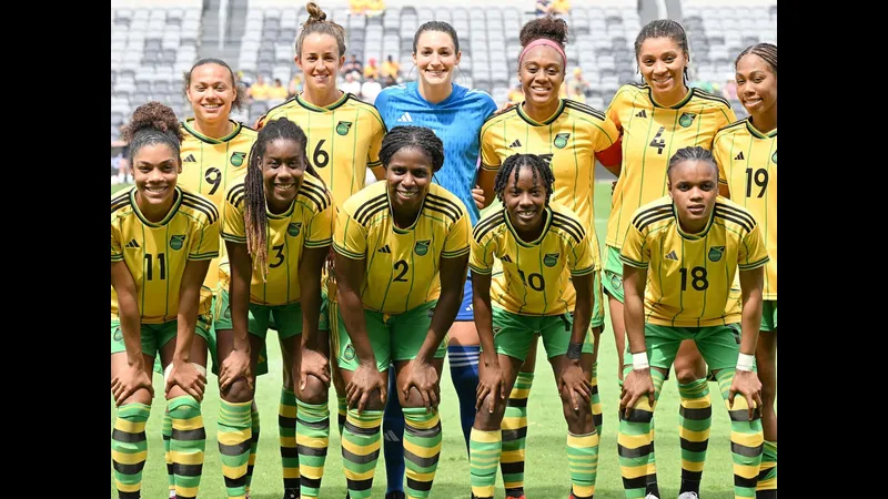 Cầu thủ Jamaica đang dự đoán bàn thắng và phạt góc trước New Caledonia Cầu thủ Jamaica đang dự đoán bàn thắng và phạt góc trước New Caledonia