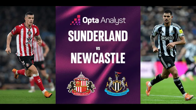 Cầu thủ Newcastle và Sunderland cạnh tranh quả đá trên sân Cầu thủ Newcastle và Sunderland cạnh tranh quả đá trên sân
